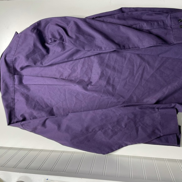 Purple button up, great condition never worn, size medium - Picture 3 of 3